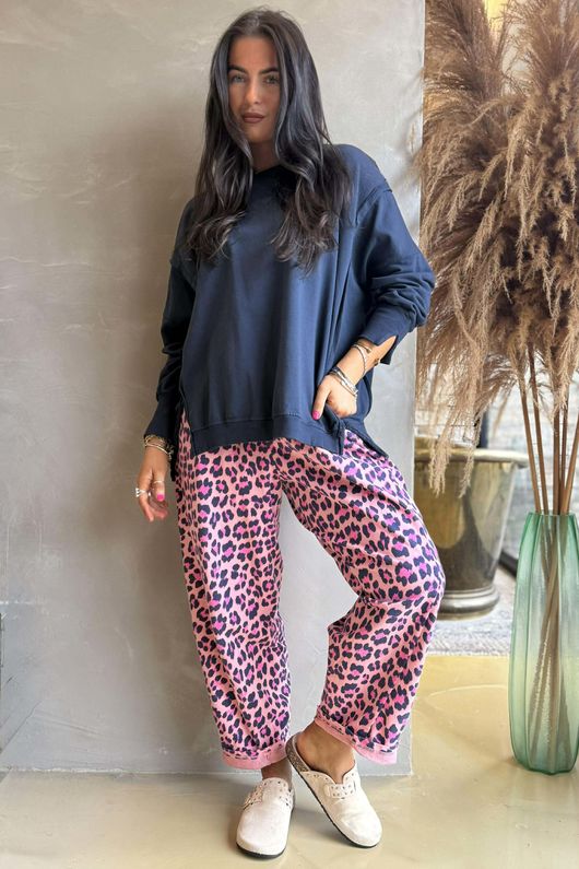 Lagen Zanzibar Seamed Tapered Barrel Pant Candy & Navy